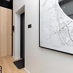 Apartment Atmospheric Near The Train Station By Renters *