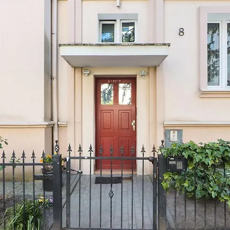 Apartment Atmospheric Near The Train Station By Renters Sopot