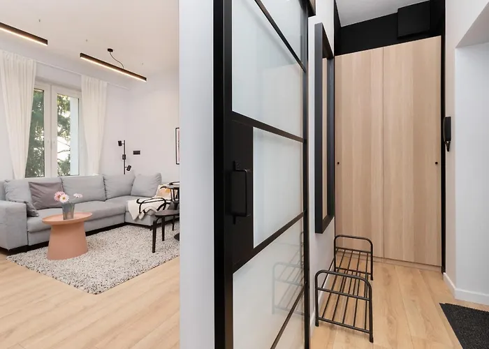 Appartement Atmospheric Near The Train Station By Renters *