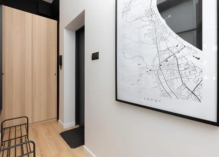 Appartement Atmospheric Near The Train Station By Renters *